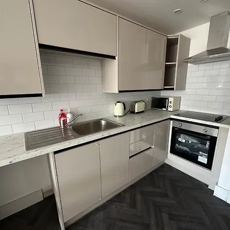 Luxury Crosshills Apartment *